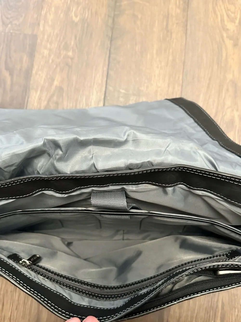 EBAGS Black Leather Laptop Messenger Bag with Adjustable Strap